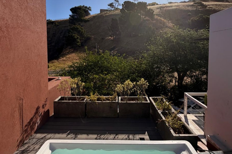 1 Bedroom Property for Sale in De Waterkant Western Cape